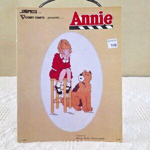 1982 Annie Vogart Crafts Sabra Publishing Counted Cross Stitch Pattern Book S-79
